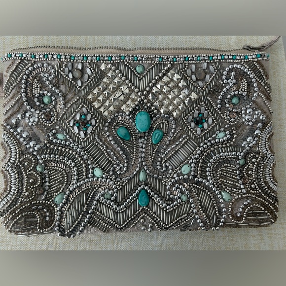 NWT Beautiful beaded evening clutch / wristlet in silver & turquoise - Picture 2 of 13